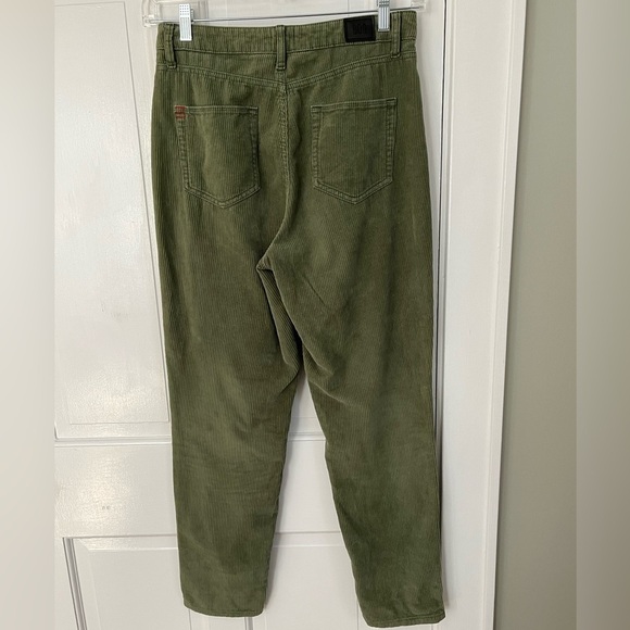 Urban Outfitters BDG Mom High Rise Corduroy Pant Moss Green Size 28 - Picture 7 of 15